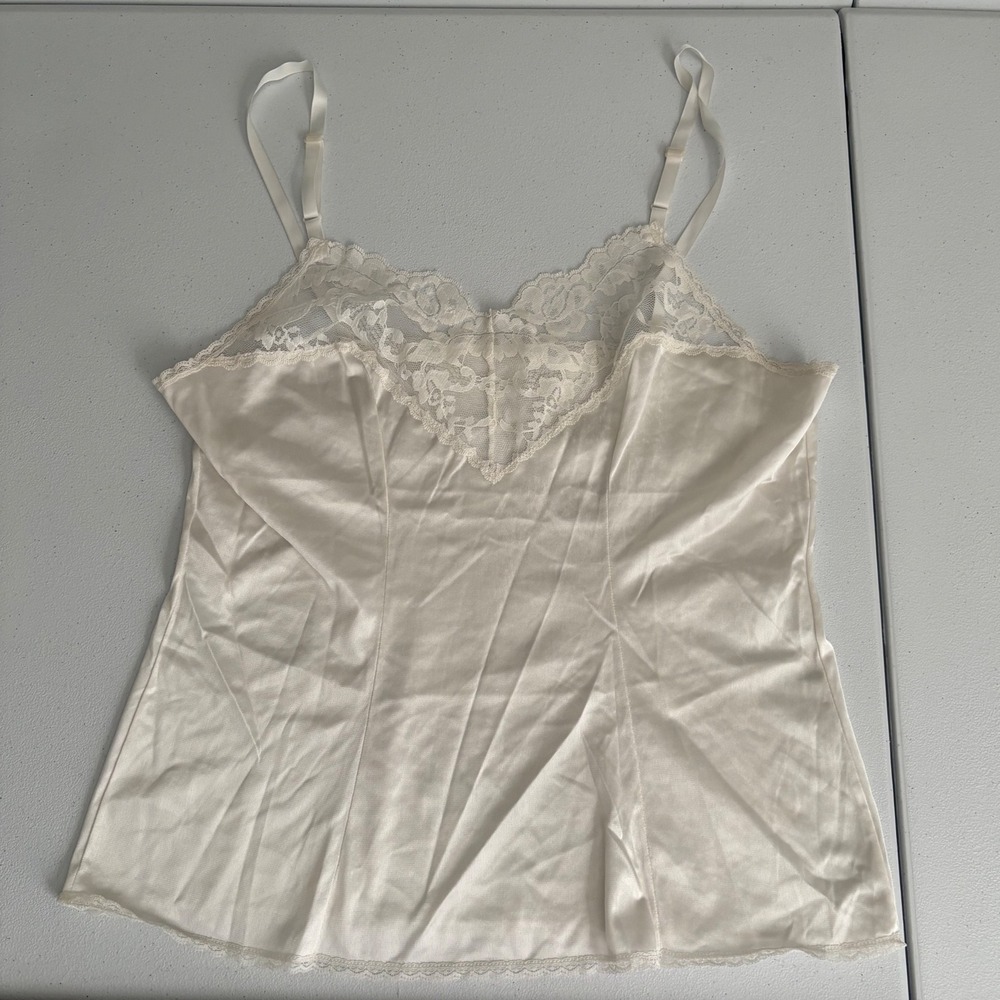 Vassarette Vintage Ivory Lace Camisole Tank Top Cream Nylon Coquette Whimsy xx